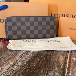 Authentic Louis Vuitton Ebene Clemence Wallet ❤️